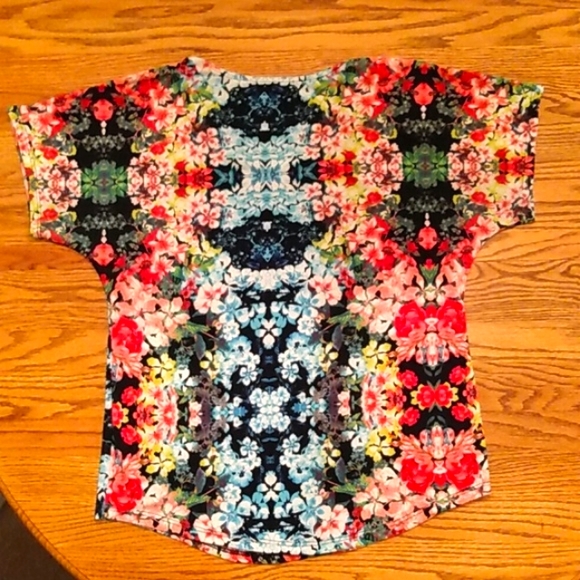 Dress Barn Colorful Floral Short Sleeve Shirt Size S - Picture 4 of 5